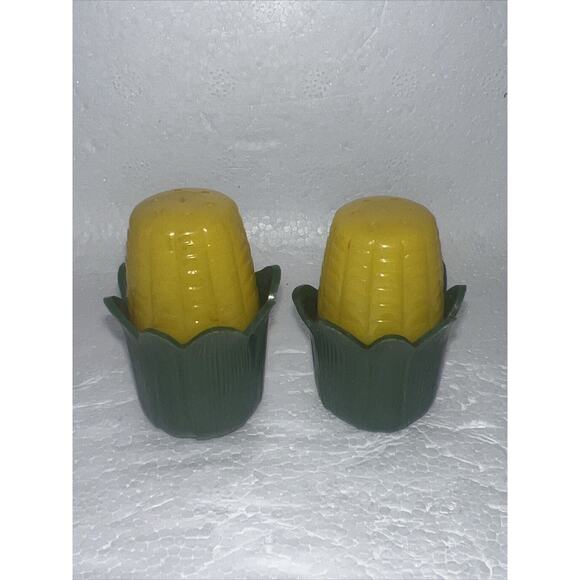 Vintage Sets Of Corn On The Cob LatinPlastic Salt and Pepper Shakers - 1950 - Picture 5 of 7